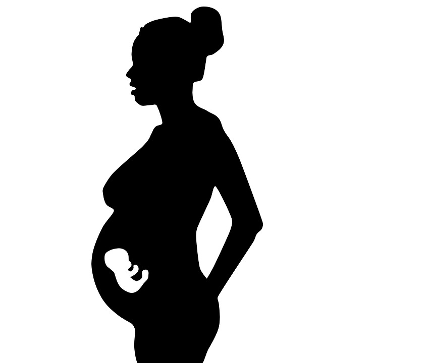 pregnant-woman-1741636_960_720 Blog Chiropraxie - Laurie CADAMURO REVERS